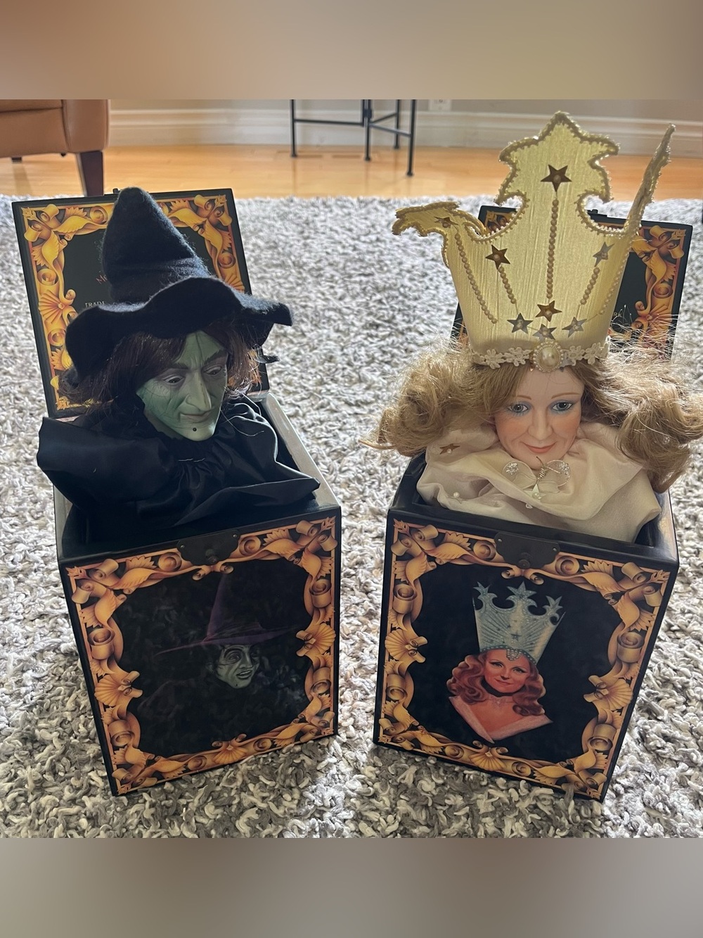 Vintage 1988 - 50th AnniversaryWizard of Oz Musical Jack-in-the-Box - Set of 2